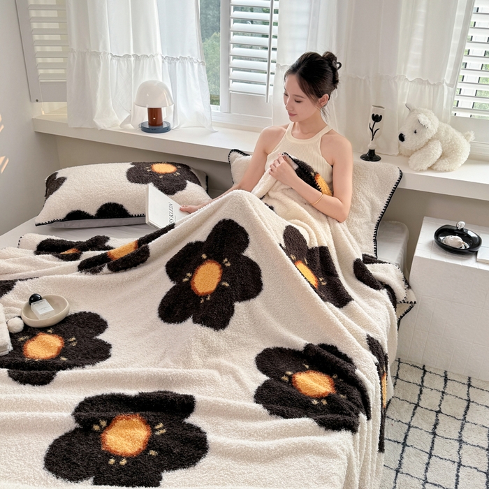 91家纺网 家纺一手货源 找家纺 （总）佰亿莱 2025新款卡通萌趣半边绒毛毯