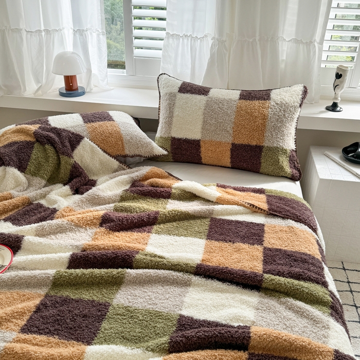 91家纺网 家纺一手货源 找家纺 佰亿莱 2026新款卡通萌趣半边绒毛毯 棋盘格