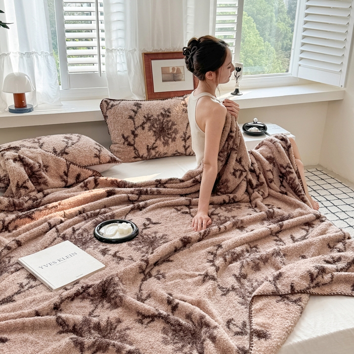 91家纺网 家纺一手货源 找家纺 佰亿莱 2026新款卡通萌趣半边绒毛毯 中古花