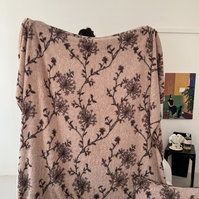 91家纺网 家纺一手货源 找家纺 佰亿莱 2026新款卡通萌趣半边绒毛毯 中古花