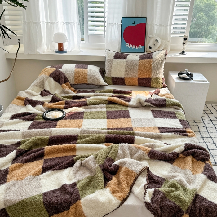 91家纺网 家纺一手货源 找家纺 佰亿莱 2026新款卡通萌趣半边绒毛毯 棋盘格