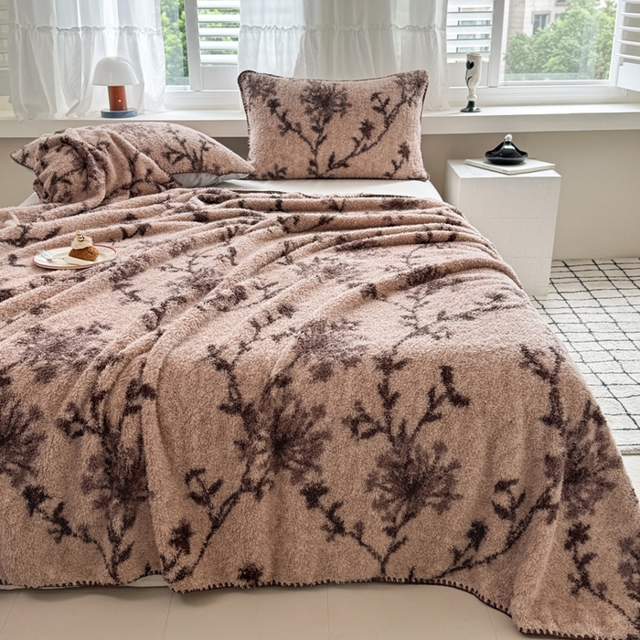 91家纺网 家纺一手货源 找家纺 佰亿莱 2026新款卡通萌趣半边绒毛毯 中古花