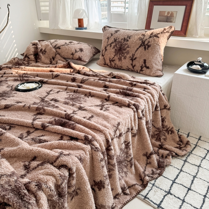 91家纺网 家纺一手货源 找家纺 佰亿莱 2026新款卡通萌趣半边绒毛毯 中古花