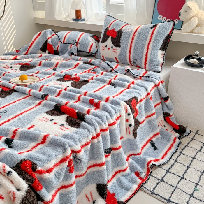 91家纺网 家纺一手货源 找家纺 佰亿莱 2026新款卡通萌趣半边绒毛毯 猫咪日记