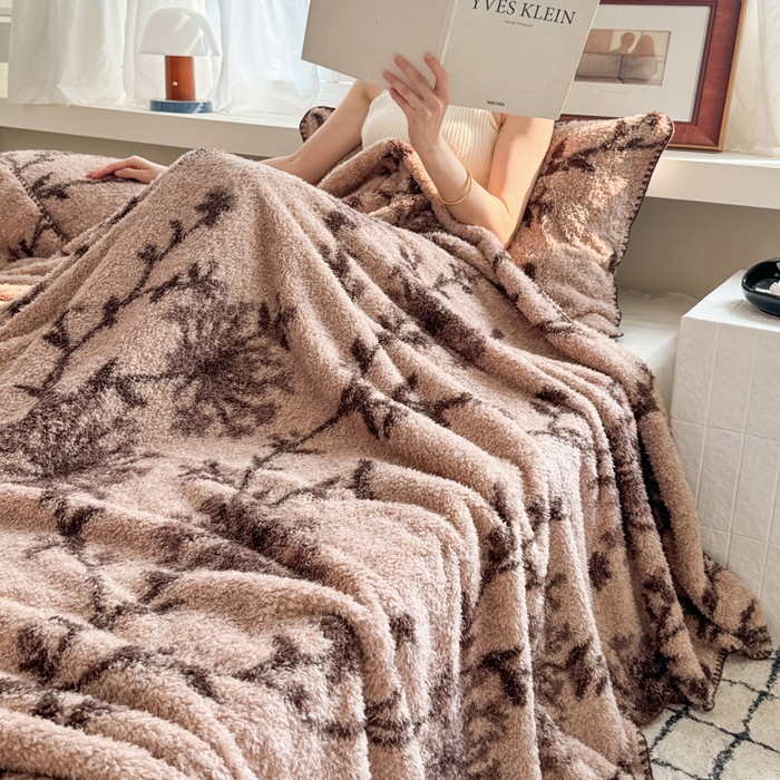 91家纺网 家纺一手货源 找家纺 佰亿莱 2026新款卡通萌趣半边绒毛毯 中古花