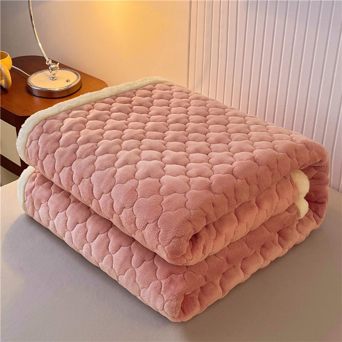 喜居-2025新款素色牛奶绒床褥床垫-场景二 豆沙粉