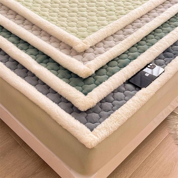 91家纺网 家纺一手货源 找家纺 喜居-2025新款素色牛奶绒床褥床垫-场景二 组合图