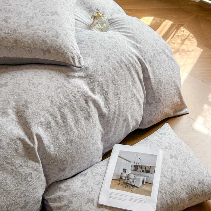 91家纺网 家纺一手货源 找家纺 艺玲家纺 2025新款加厚高克重原麻复古风亚麻印花四件套 蝶影