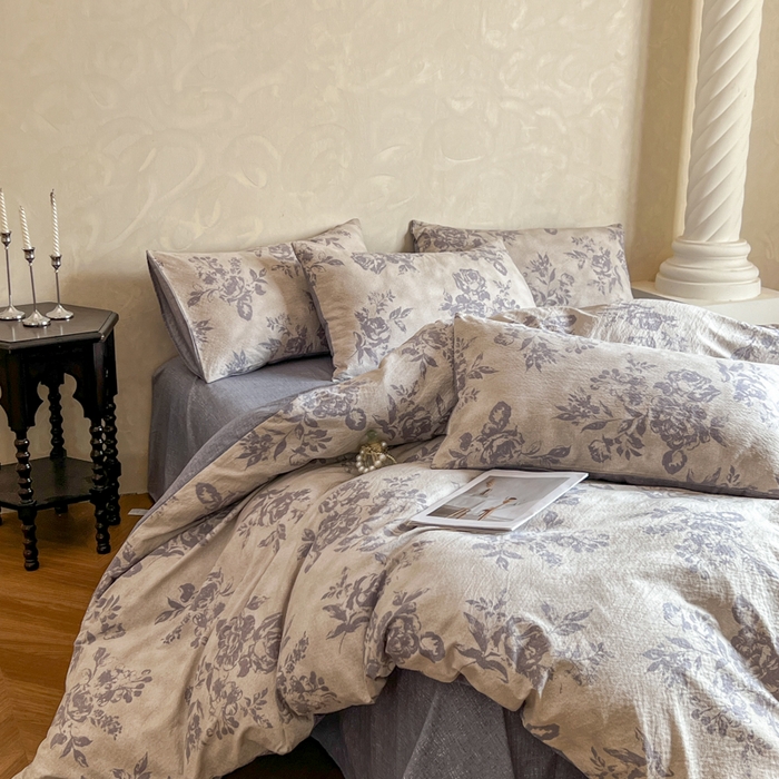 91家纺网 家纺一手货源 找家纺 艺玲家纺 2025新款加厚高克重原麻复古风亚麻印花四件套 花田里