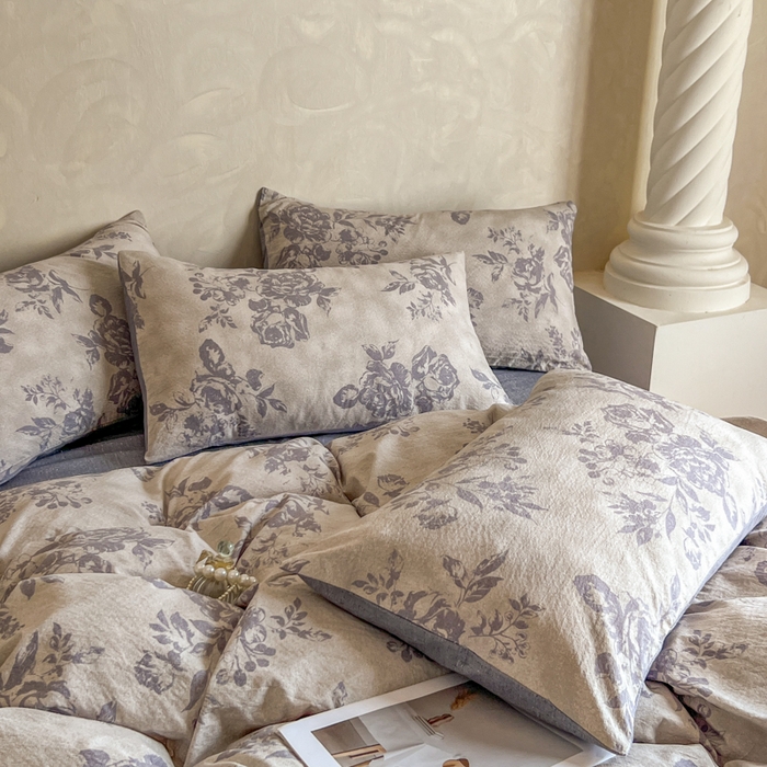 91家纺网 家纺一手货源 找家纺 艺玲家纺 2025新款加厚高克重原麻复古风亚麻印花四件套 花田里