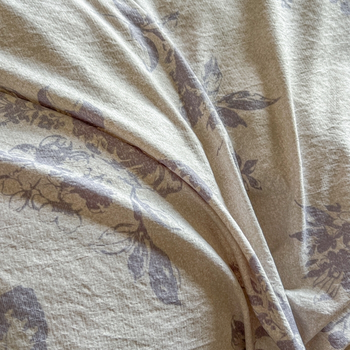 91家纺网 家纺一手货源 找家纺 艺玲家纺 2025新款加厚高克重原麻复古风亚麻印花四件套 花田里