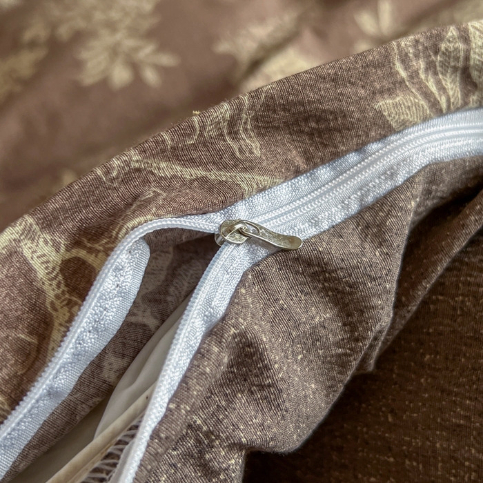 91家纺网 家纺一手货源 找家纺 艺玲家纺 2025新款加厚高克重原麻复古风亚麻印花四件套 锦瑟