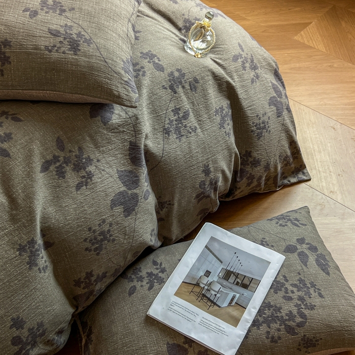 91家纺网 家纺一手货源 找家纺 艺玲家纺 2025新款加厚高克重原麻复古风亚麻印花四件套 迷迭绿