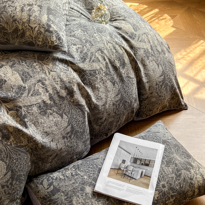 91家纺网 家纺一手货源 找家纺 艺玲家纺 2025新款加厚高克重原麻复古风亚麻印花四件套 摩卡