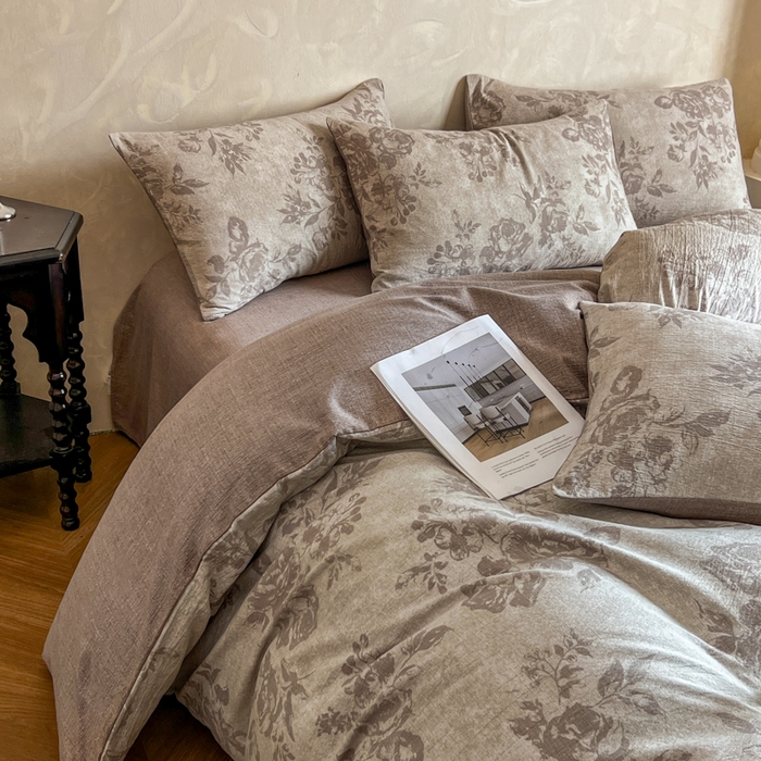 91家纺网 家纺一手货源 找家纺 艺玲家纺 2025新款加厚高克重原麻复古风亚麻印花四件套 木槿花