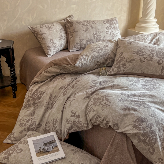 91家纺网 家纺一手货源 找家纺 艺玲家纺 2025新款加厚高克重原麻复古风亚麻印花四件套 木槿花