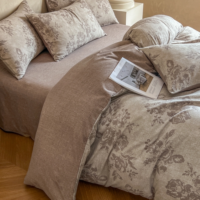 91家纺网 家纺一手货源 找家纺 艺玲家纺 2025新款加厚高克重原麻复古风亚麻印花四件套 木槿花