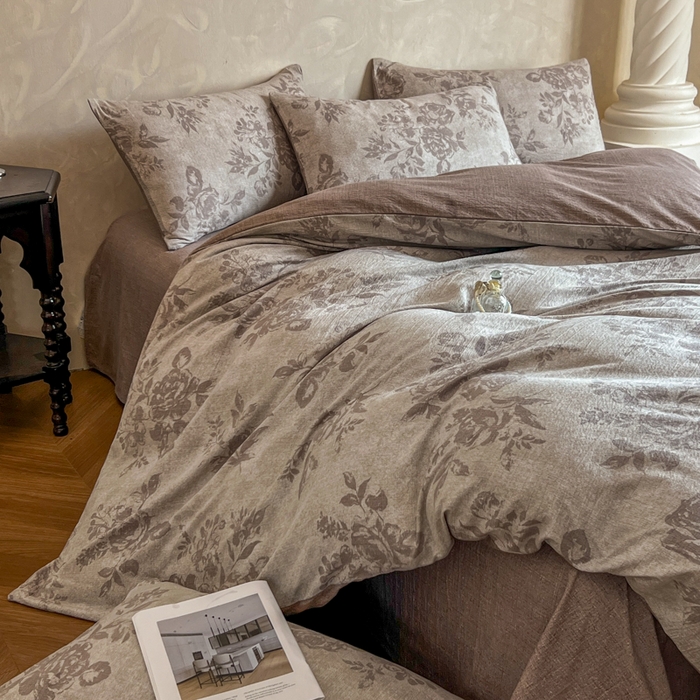 91家纺网 家纺一手货源 找家纺 艺玲家纺 2025新款加厚高克重原麻复古风亚麻印花四件套 木槿花