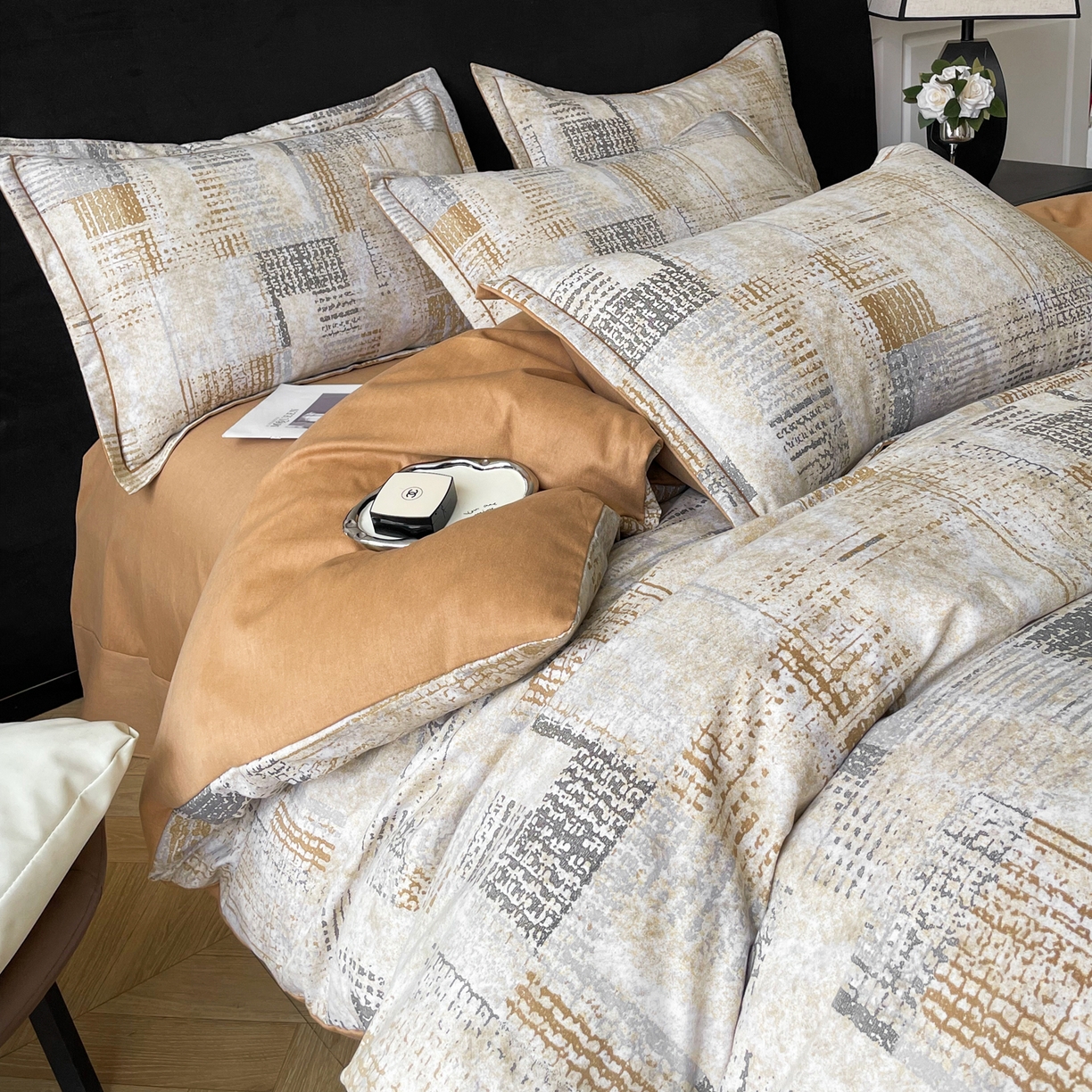 91家纺网 家纺一手货源 找家纺 洁柔直播新款全棉磨毛喷气印花四件套加厚纯棉三件套（一字绣工艺款）渐变卡其