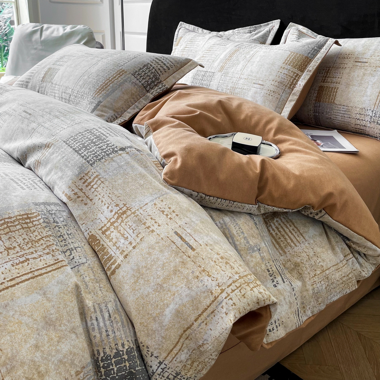 91家纺网 家纺一手货源 找家纺 洁柔直播新款全棉磨毛喷气印花四件套加厚纯棉三件套（一字绣工艺款）渐变卡其