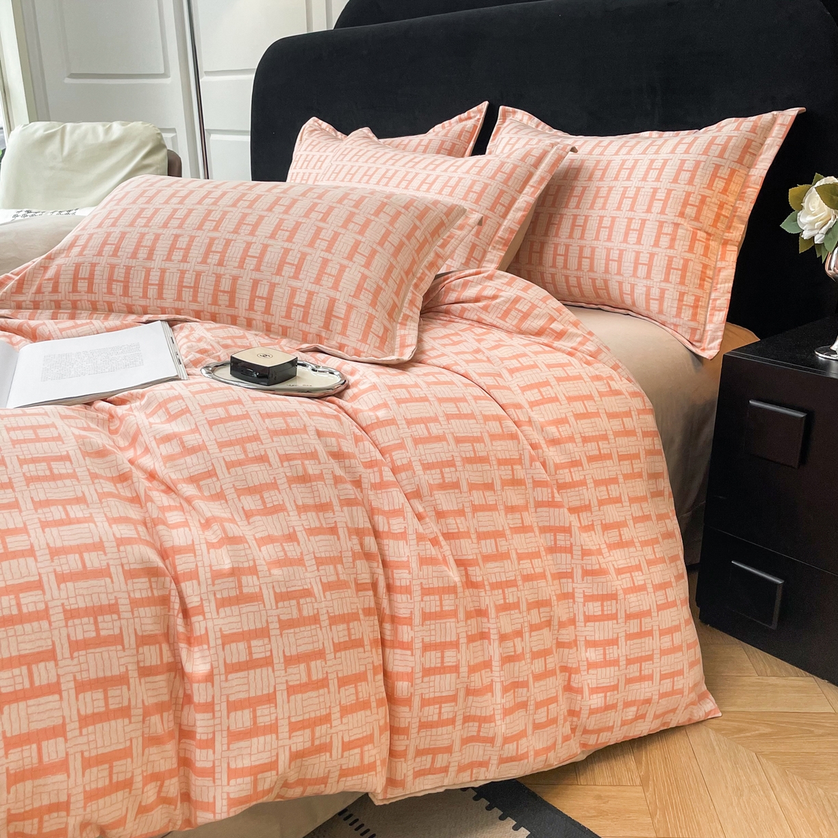 91家纺网 家纺一手货源 找家纺 洁柔直播新款全棉磨毛喷气印花四件套加厚纯棉三件套（一字绣工艺款）米莱 风尚