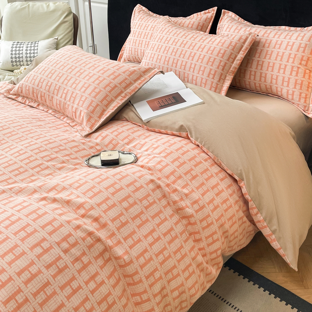 91家纺网 家纺一手货源 找家纺 洁柔直播新款全棉磨毛喷气印花四件套加厚纯棉三件套（一字绣工艺款）米莱 风尚