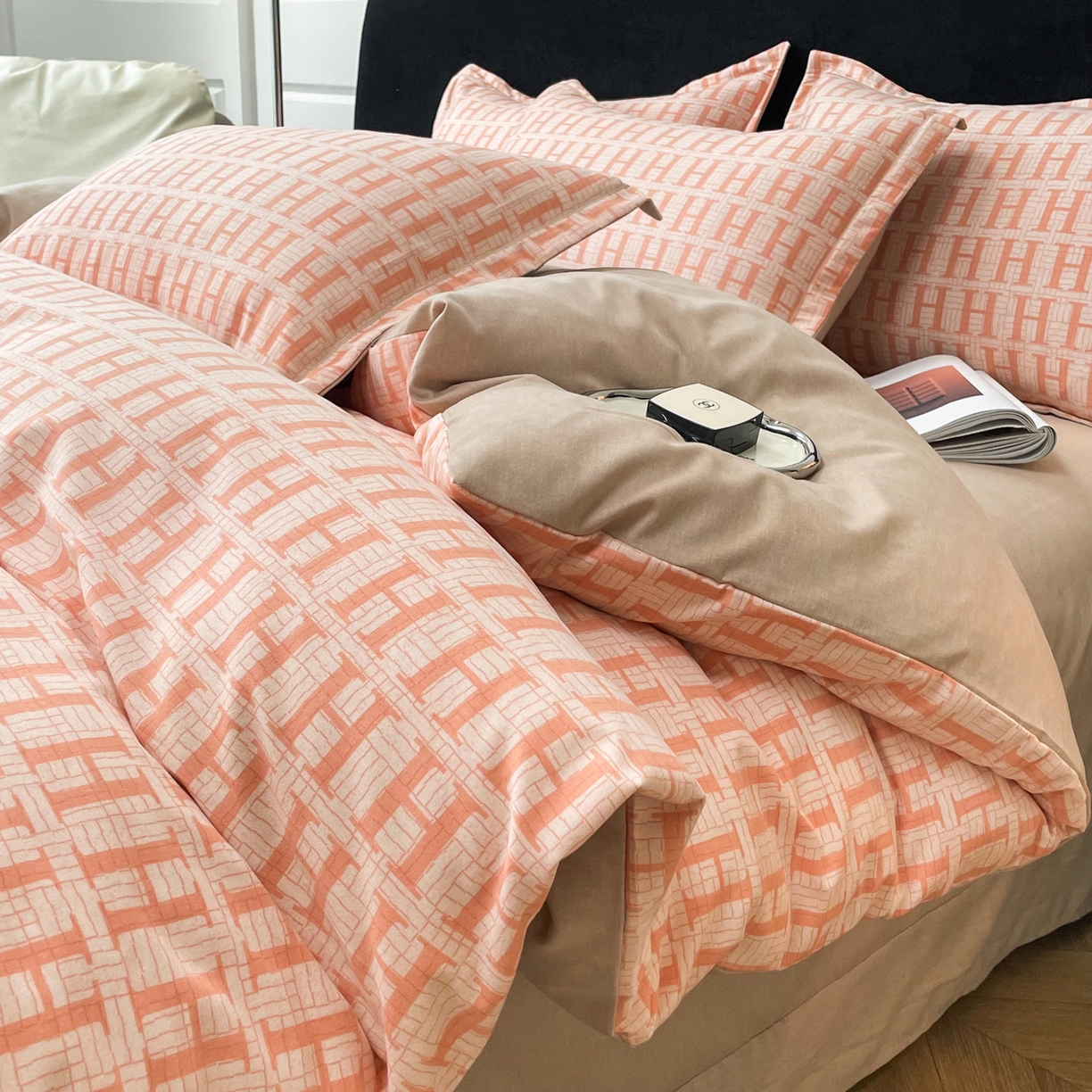 91家纺网 家纺一手货源 找家纺 洁柔直播新款全棉磨毛喷气印花四件套加厚纯棉三件套（一字绣工艺款）米莱 风尚