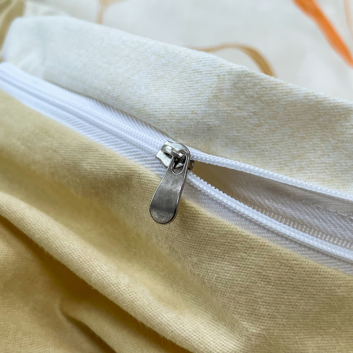 91家纺网 家纺一手货源 找家纺 洁柔直播新款全棉磨毛喷气印花四件套加厚纯棉三件套（一字绣工艺款）羽毛诗情