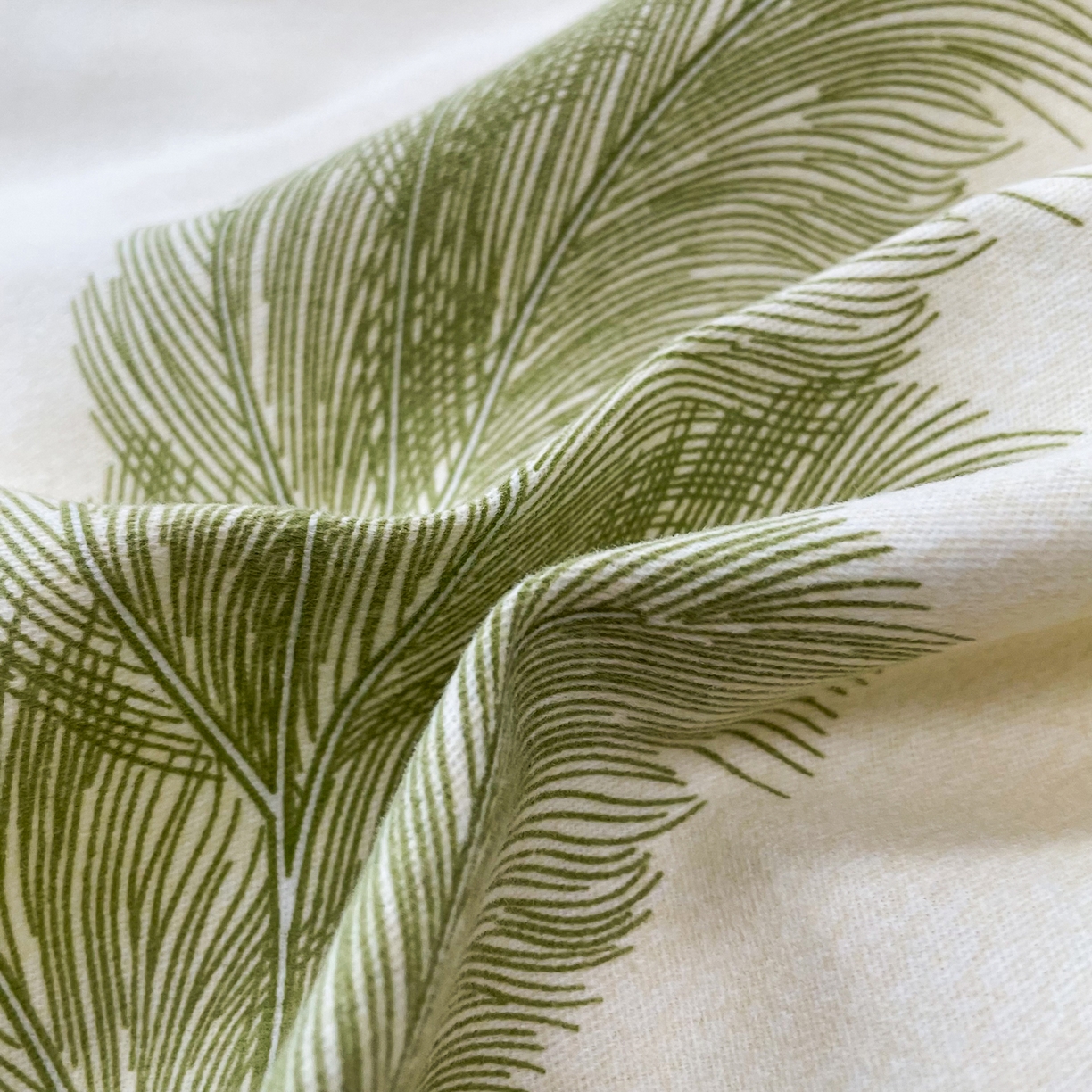 91家纺网 家纺一手货源 找家纺 洁柔直播新款全棉磨毛喷气印花四件套加厚纯棉三件套（一字绣工艺款）羽毛诗情