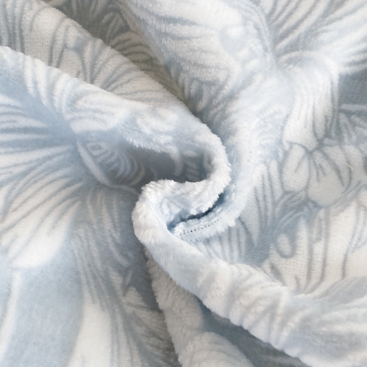 91家纺网 家纺一手货源 找家纺 （总）绘萱家居 2025新款爆款高密消光包边雕花牛奶绒四件套立体5D