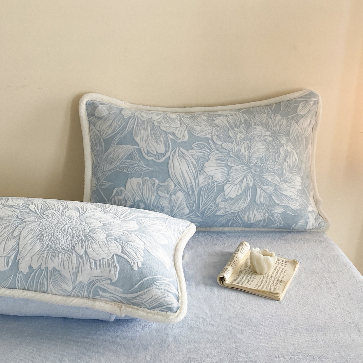 91家纺网 家纺一手货源 找家纺 （总）绘萱家居 2025新款爆款高密消光包边雕花牛奶绒四件套立体5D