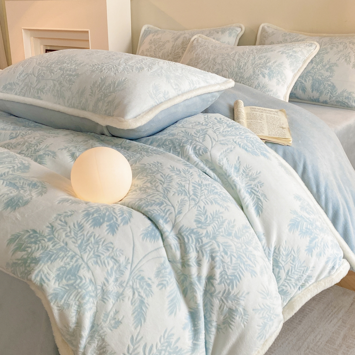 91家纺网 家纺一手货源 找家纺 （总）绘萱家居 2025新款爆款高密消光包边雕花牛奶绒四件套立体5D