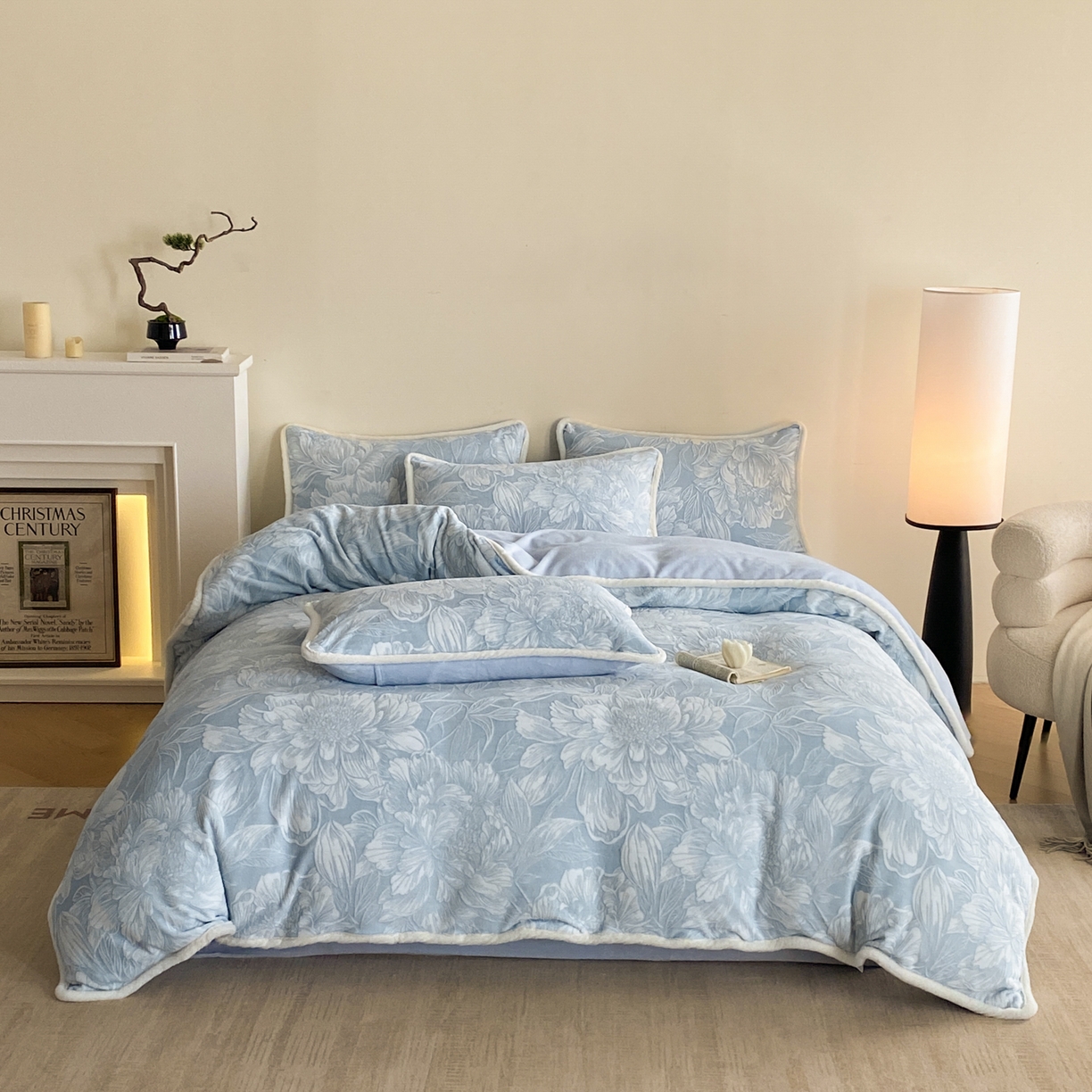 91家纺网 家纺一手货源 找家纺 绘萱家居 2025新款爆款高密消光包边雕花牛奶绒四件套立体5D 牡丹花开-蓝