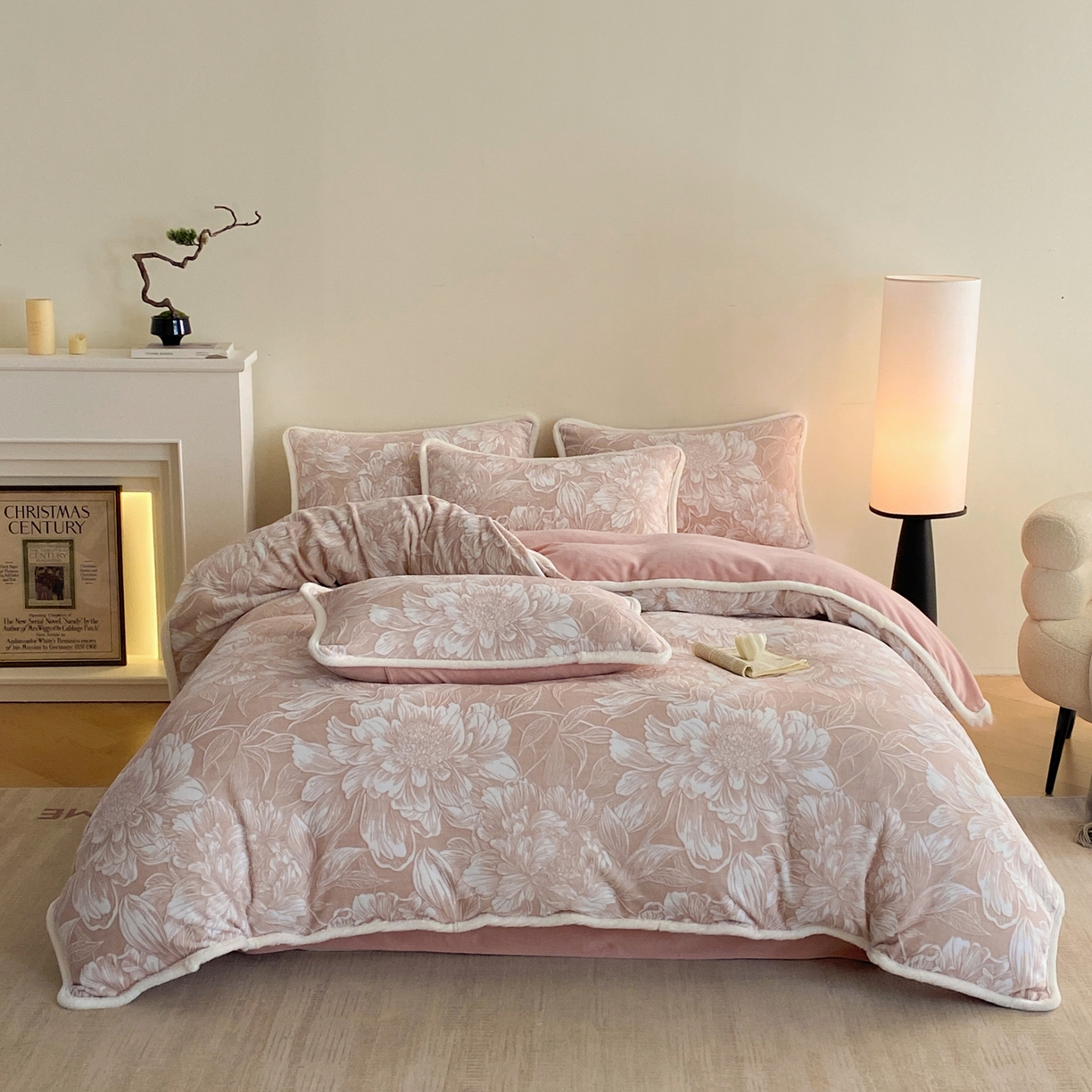 91家纺网 家纺一手货源 找家纺 绘萱家居 2025新款爆款高密消光包边雕花牛奶绒四件套立体5D 牡丹花开-豆沙