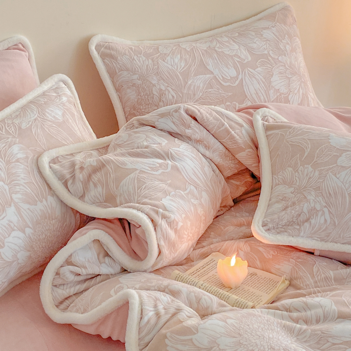 91家纺网 家纺一手货源 找家纺 绘萱家居 2025新款爆款高密消光包边雕花牛奶绒四件套立体5D 牡丹花开-豆沙