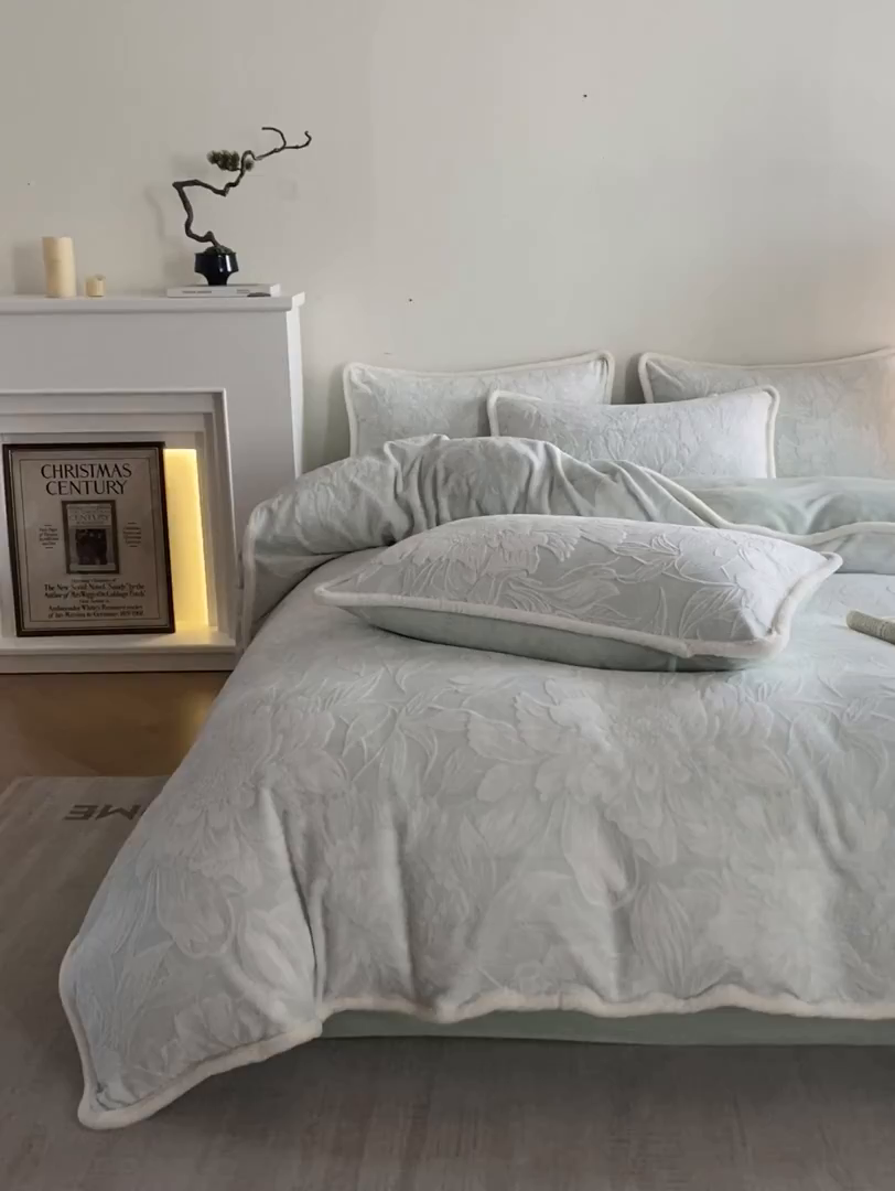 91家纺网 家纺一手货源 找家纺 绘萱家居 2025新款爆款高密消光包边雕花牛奶绒四件套立体5D 牡丹花开-绿