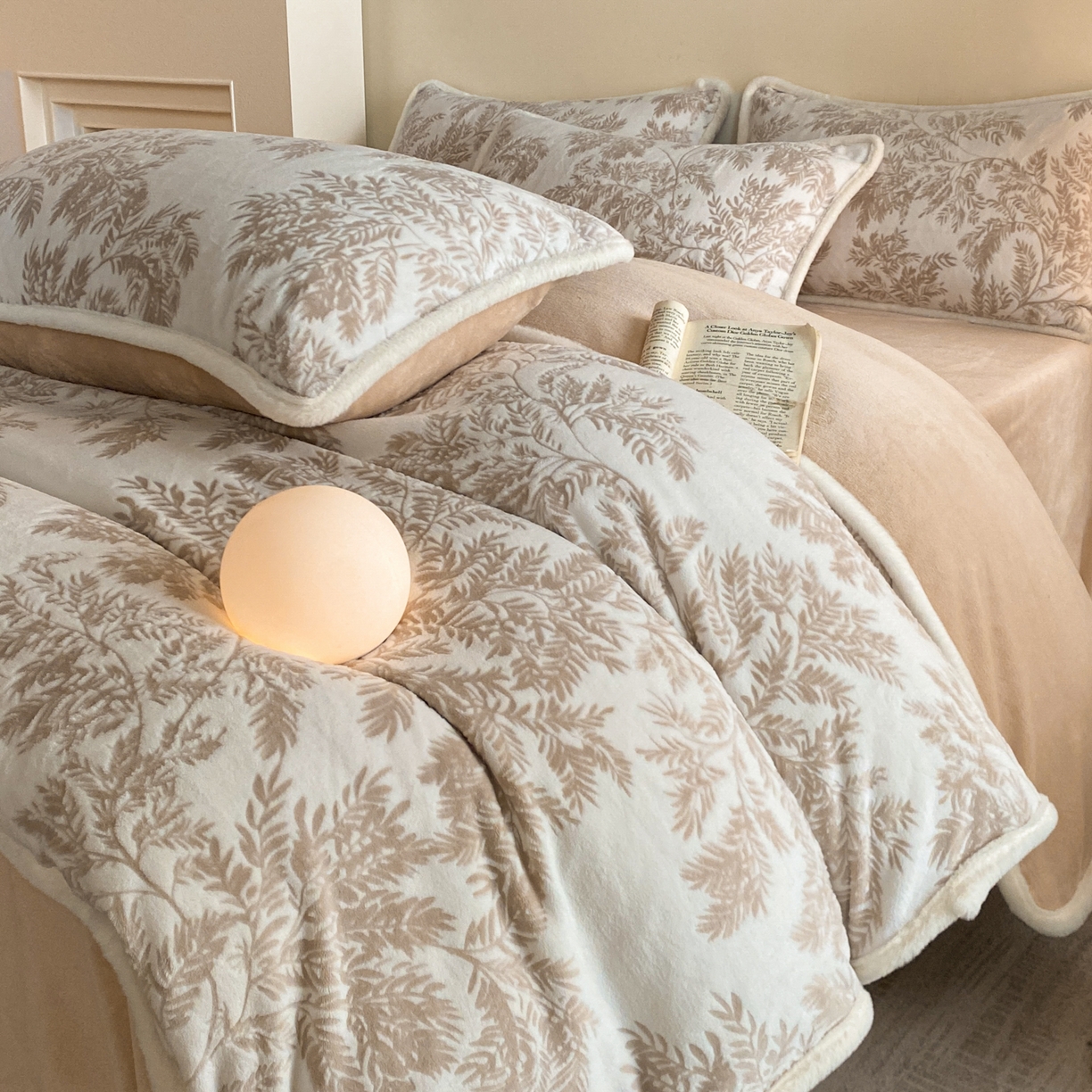 绘萱家居 2025新款爆款高密消光包边雕花牛奶绒四件套立体5D 圣彼得-咖