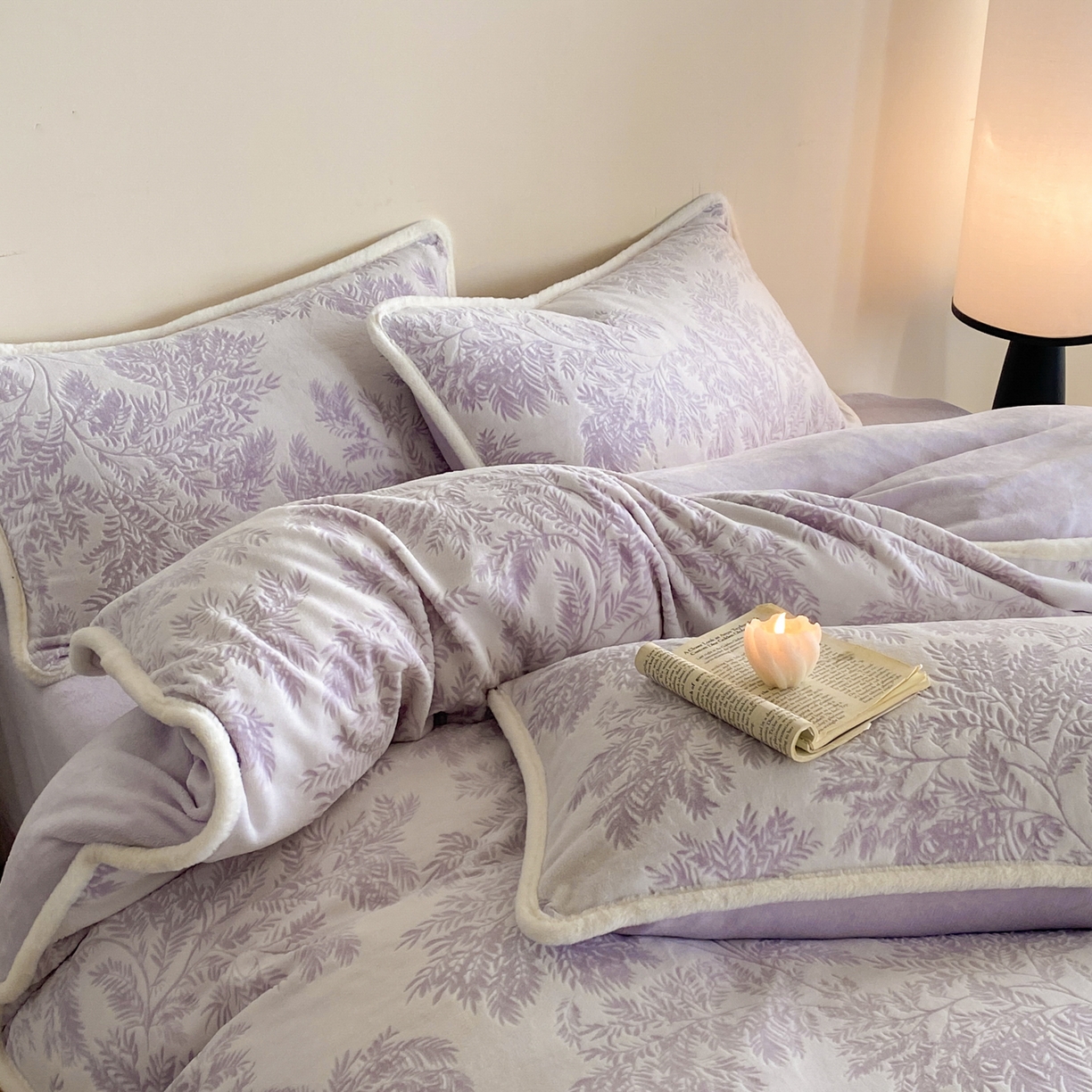 91家纺网 家纺一手货源 找家纺 绘萱家居 2025新款爆款高密消光包边雕花牛奶绒四件套立体5D 圣彼得-紫