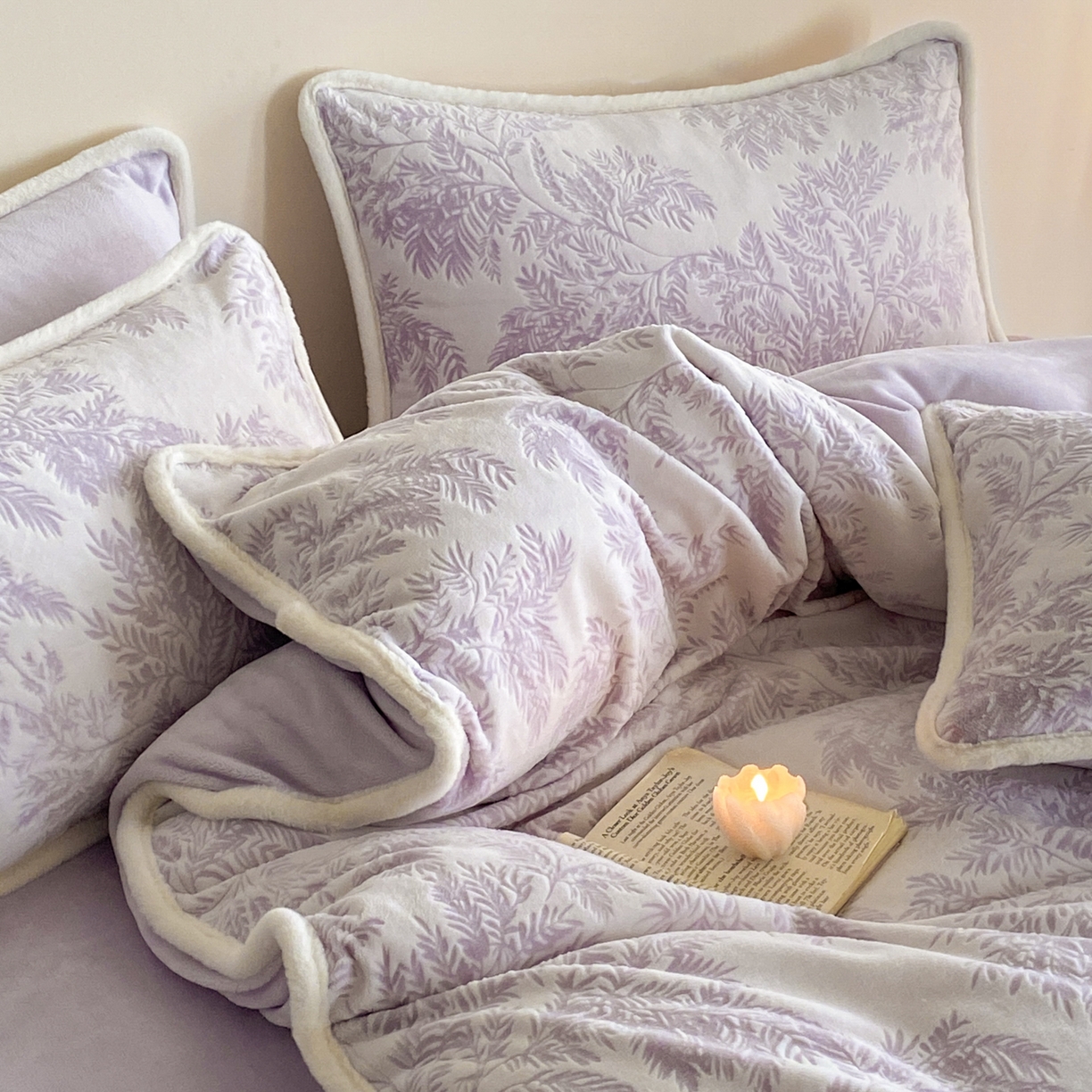 91家纺网 家纺一手货源 找家纺 绘萱家居 2025新款爆款高密消光包边雕花牛奶绒四件套立体5D 圣彼得-紫