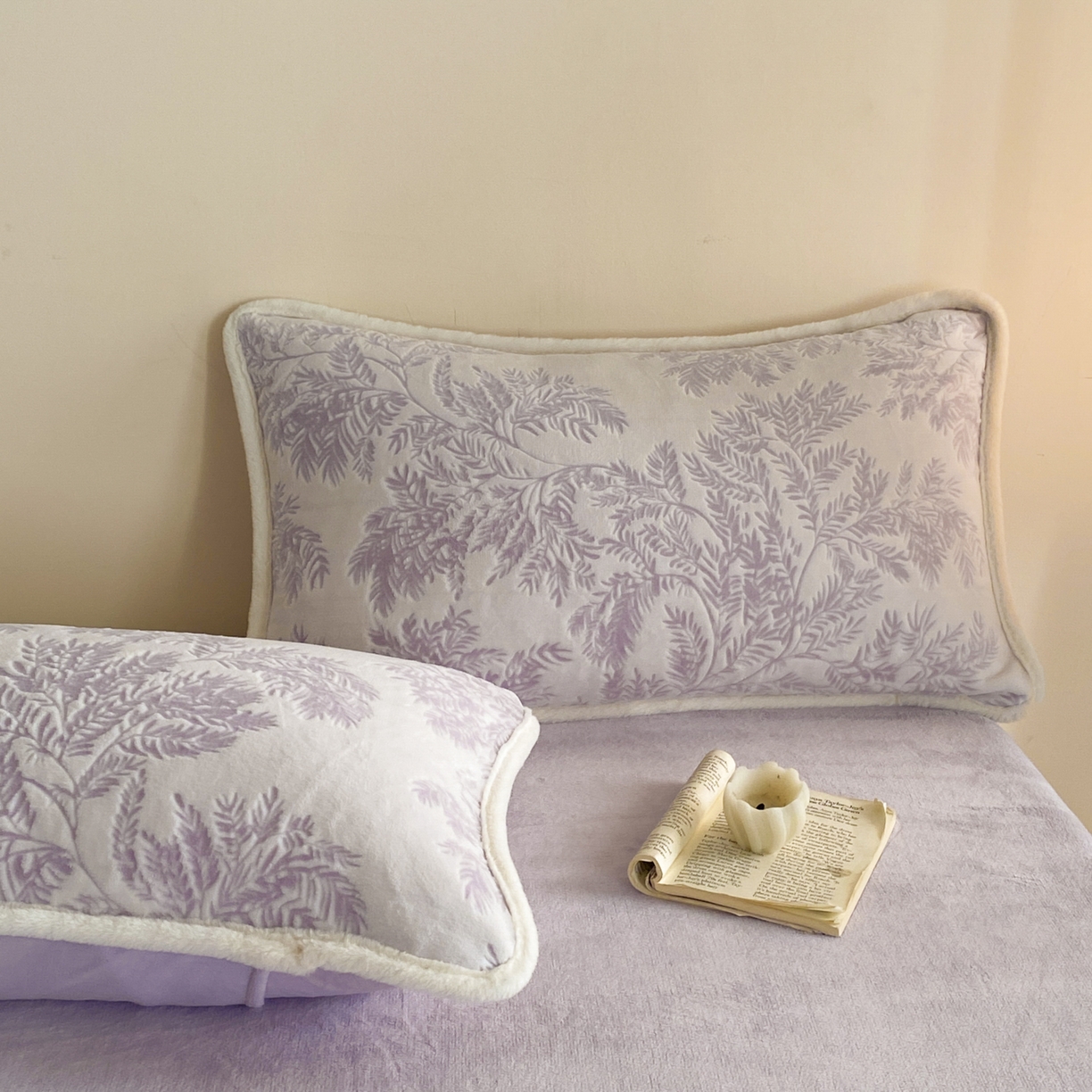 91家纺网 家纺一手货源 找家纺 绘萱家居 2025新款爆款高密消光包边雕花牛奶绒四件套立体5D 圣彼得-紫