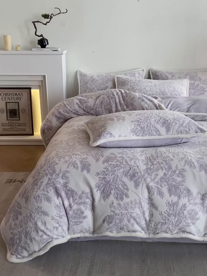 91家纺网 家纺一手货源 找家纺 绘萱家居 2025新款爆款高密消光包边雕花牛奶绒四件套立体5D 圣彼得-紫