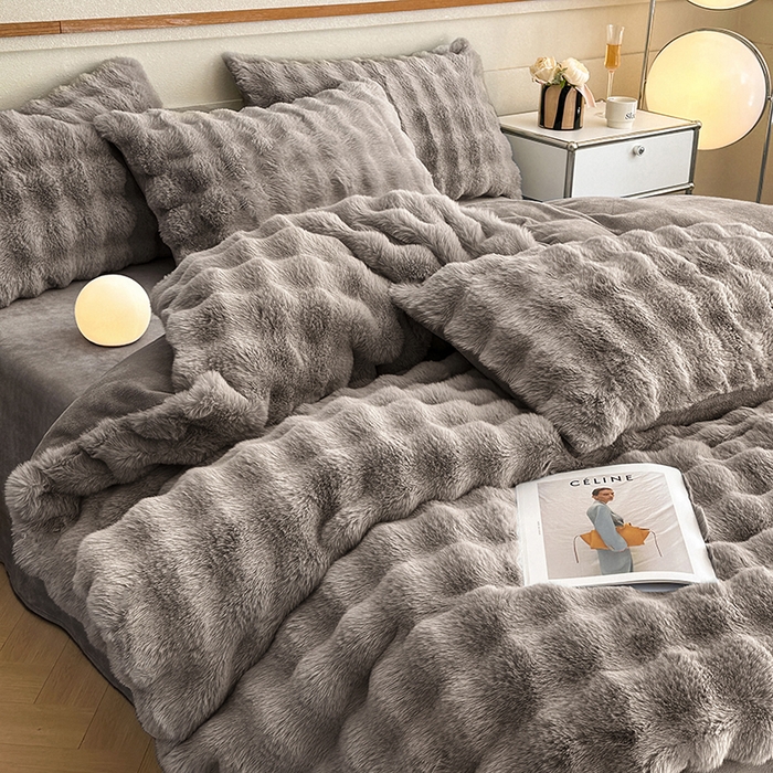 91家纺网 家纺一手货源 找家纺 可恩欣 2025新款兔毛牛奶绒印花剪花四件套 卡布里灰