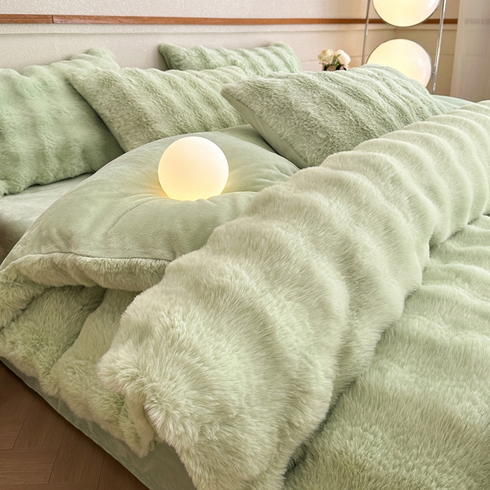 91家纺网 家纺一手货源 找家纺 可恩欣 2025新款兔毛牛奶绒印花剪花四件套 抹茶奶绿