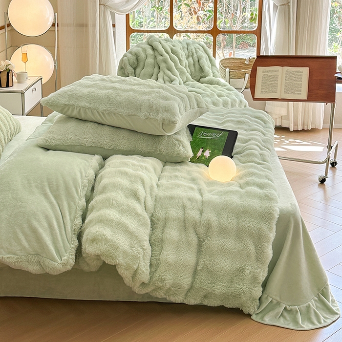 91家纺网 家纺一手货源 找家纺 可恩欣 2025新款兔毛牛奶绒印花剪花四件套 抹茶奶绿