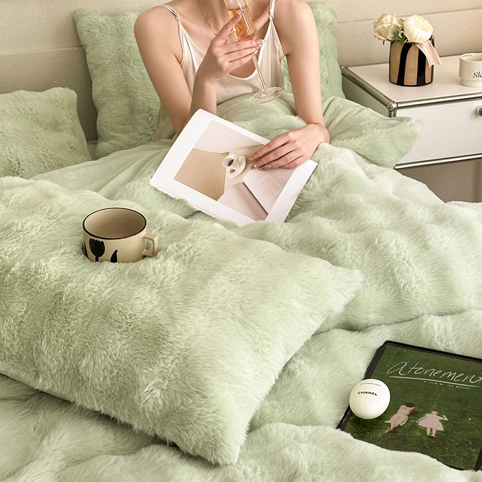 91家纺网 家纺一手货源 找家纺 可恩欣 2025新款兔毛牛奶绒印花剪花四件套 抹茶奶绿