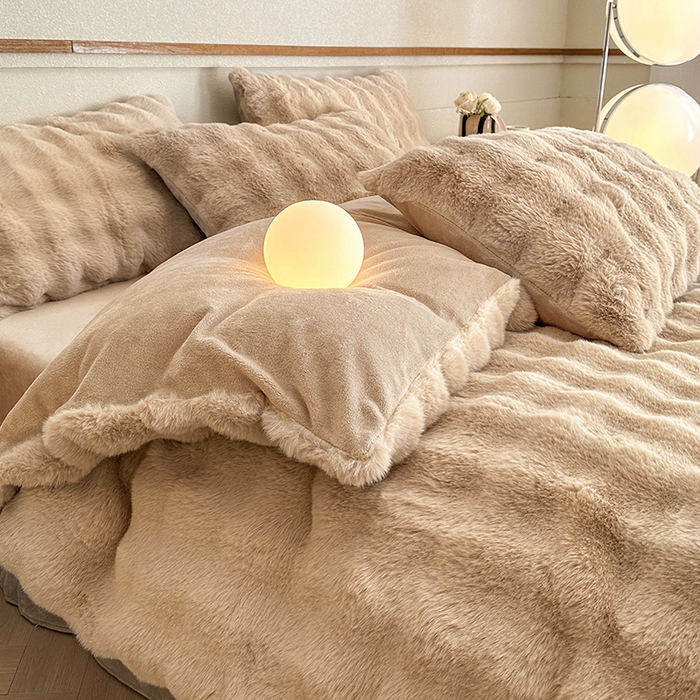 91家纺网 家纺一手货源 找家纺 可恩欣 2025新款兔毛牛奶绒印花剪花四件套 莫兰迪咖