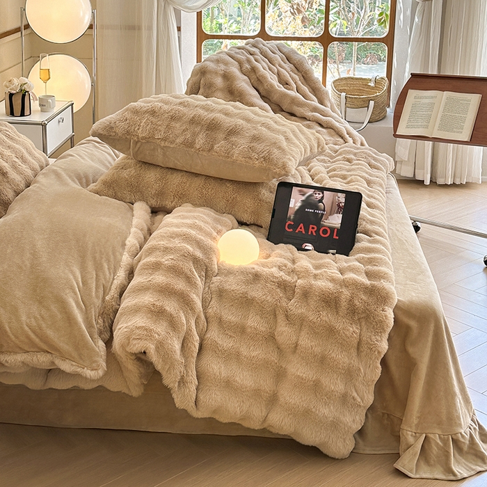 91家纺网 家纺一手货源 找家纺 可恩欣 2025新款兔毛牛奶绒印花剪花四件套 莫兰迪咖