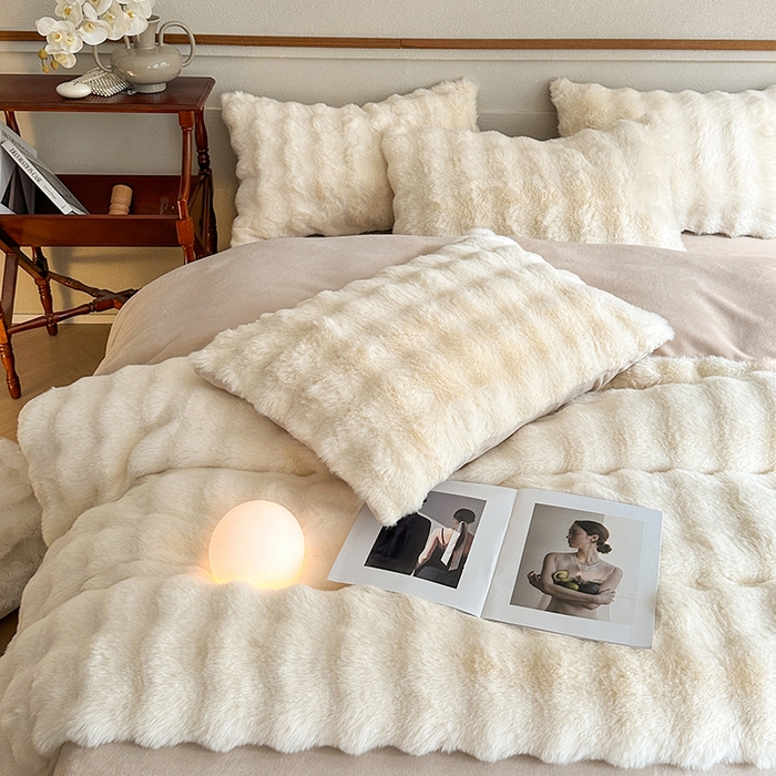 91家纺网 家纺一手货源 找家纺 可恩欣 2025新款兔毛牛奶绒印花剪花四件套 伊丽莎白