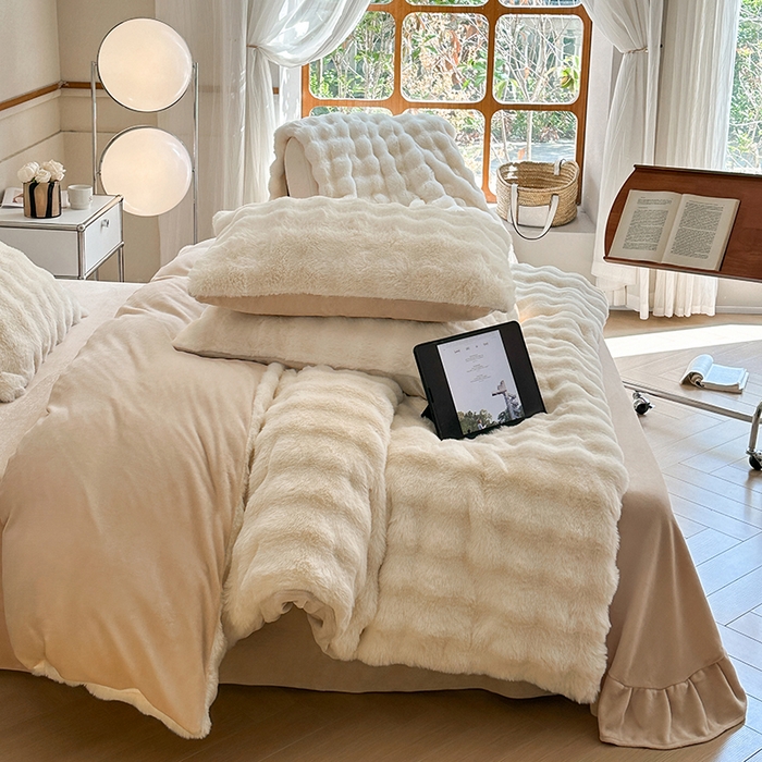 91家纺网 家纺一手货源 找家纺 可恩欣 2025新款兔毛牛奶绒印花剪花四件套 伊丽莎白