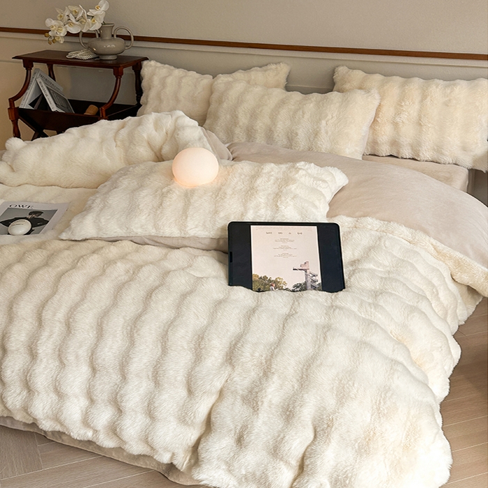 91家纺网 家纺一手货源 找家纺 可恩欣 2025新款兔毛牛奶绒印花剪花四件套 伊丽莎白